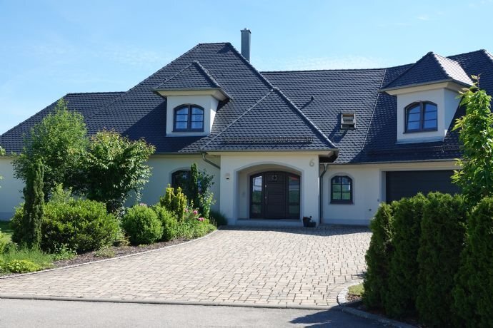 Villa zum Kauf 1.200.000 € 7 Zimmer 210 m²<br/>Wohnfläche 1.360 m²<br/>Grundstück Aurach Aurach 91589