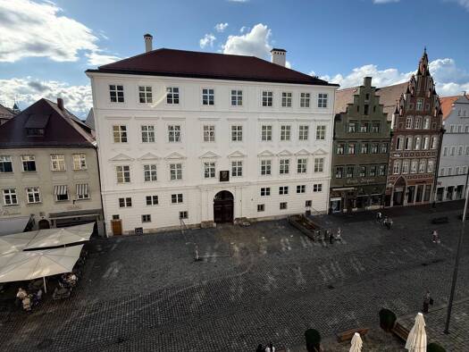 Wohnung zur Miete 1.490 € 4 Zimmer 133,2 m² 3. Geschoss frei ab 01.09.2025 Altstadt Landshut 84028