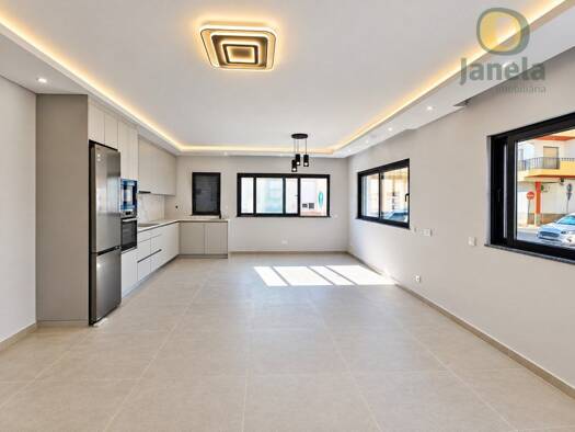 Haus zum Kauf 750.000 € 160 m² 200 m² Grundstück Faro (Sé e São Pedro) 8005