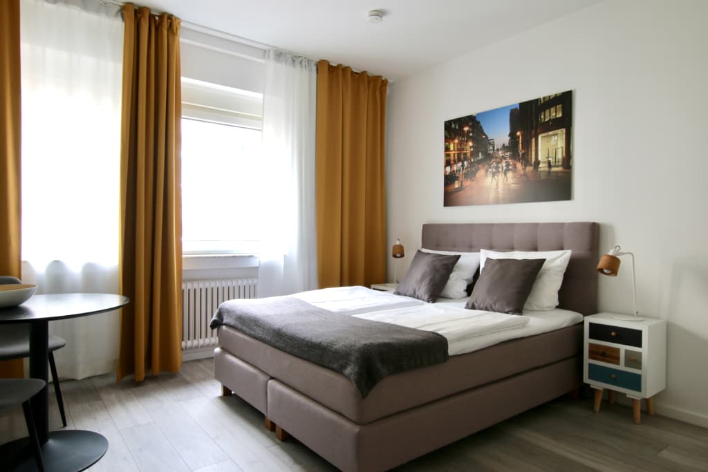 Wohnung zur Miete Wohnen auf Zeit 1.941 € 1 Zimmer 26 m²<br/>Wohnfläche 16.12.2024<br/>Verfügbarkeit Limburger Straße Neustadt - Nord Köln 50672