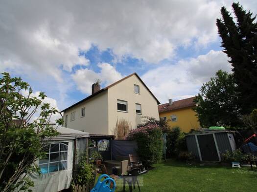 Mehrfamilienhaus zum Kauf 429.000 € 6 Zimmer 255 m² 700 m² Grundstück Straubing Straubing 94315