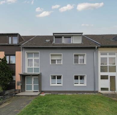 Mehrfamilienhaus zum Kauf als Kapitalanlage geeignet 720.000 € 224 m² 399 m² Grundstück Niehl Köln 50735