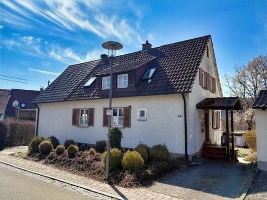 Einfamilienhaus zum Kauf 395.000 € 9 Zimmer 153,5 m² 557 m² Grundstück Schloßstraße 60 Wurmlingen 78573