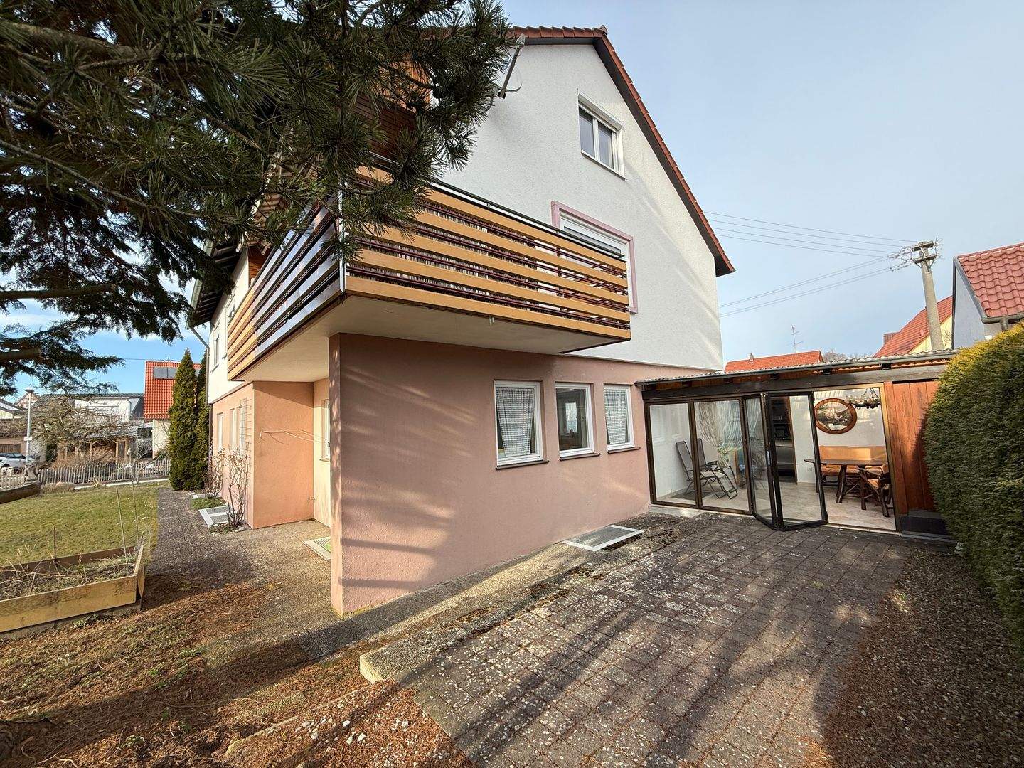 Immobilie in Ummendorf - Exklusives Refugium in Ummendorf bei Biberach: Großzügiges 5,5-Zi.-Haus mit Terrasse, Garten, 5 Garagen, Vollkeller & Ausbaureserve – viel Potenzial f - Bild 1