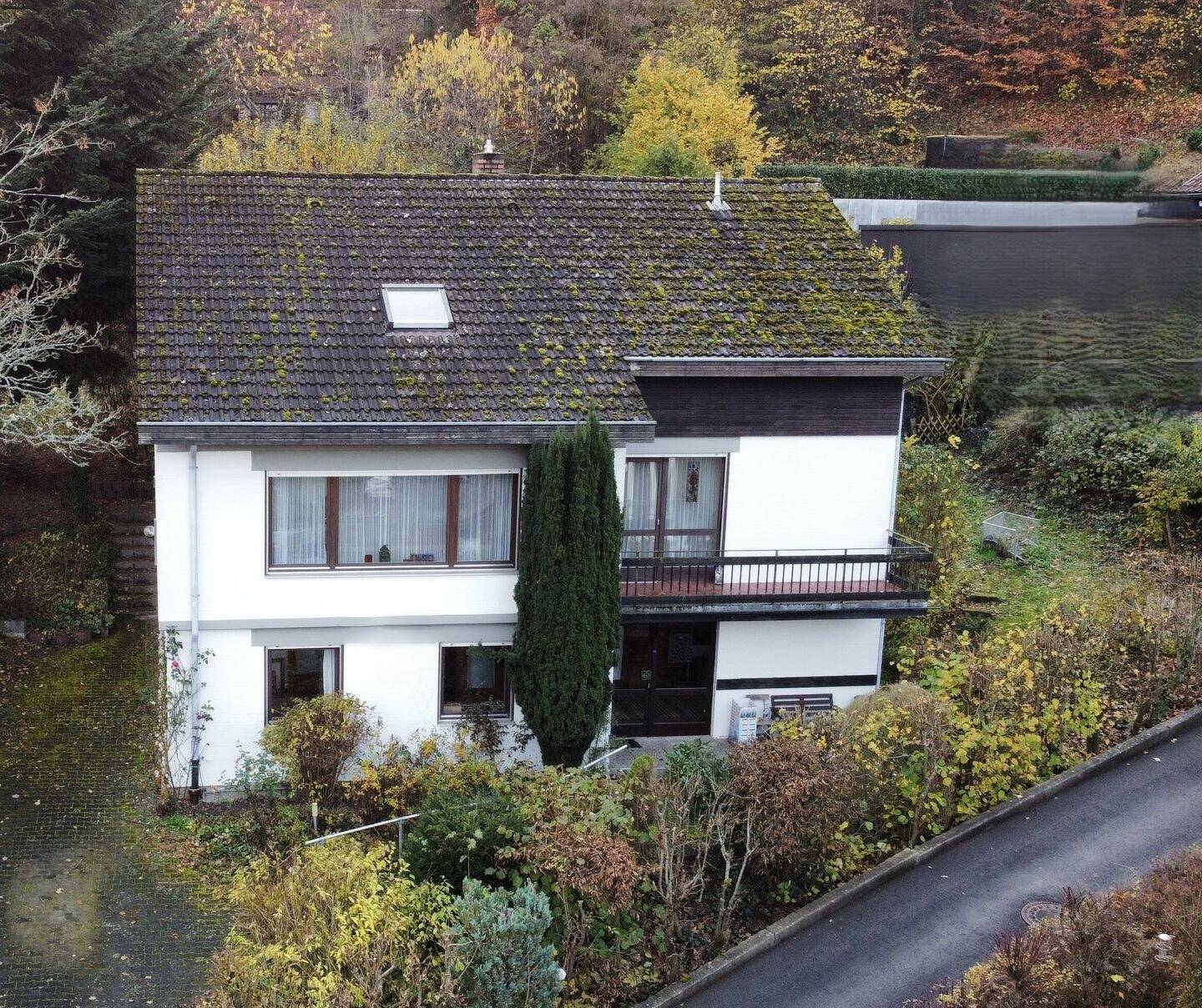 Natur pur:  Freistehendes Einfamilienhaus mit Baugrundstück in BA -  Bug