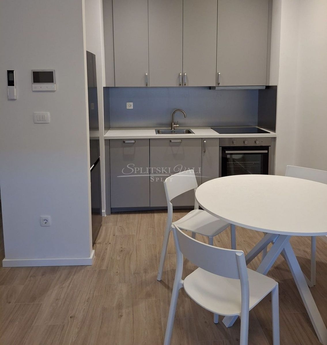 Wohnung zur Miete 900 € 1 Zimmer 55 m²<br/>Wohnfläche 1.<br/>Geschoss Visoka