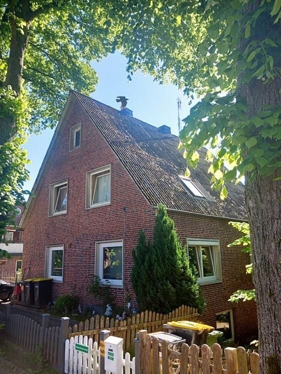 Einfamilienhaus zum Kauf 155.000 € 6 Zimmer 138 m²<br/>Wohnfläche 545 m²<br/>Grundstück Burg 25712