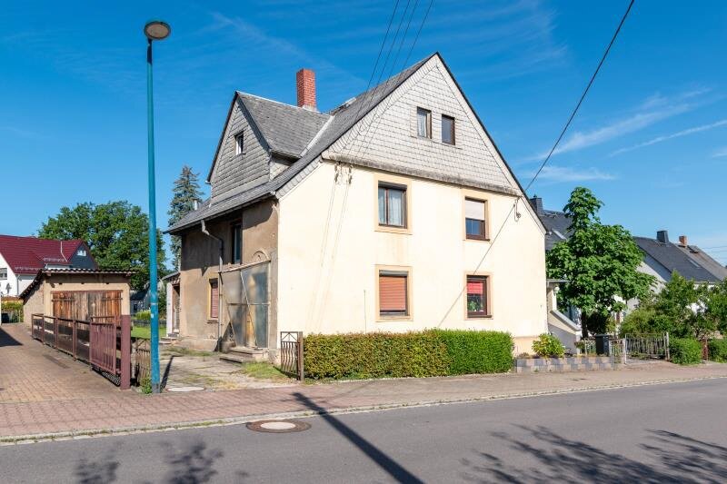 Doppelhaushälfte zum Kauf 47.000 € 4 Zimmer 75,6 m²<br/>Wohnfläche 434 m²<br/>Grundstück Oelsnitz Oelsnitz 09376