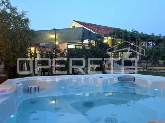 Haus zum Kauf 295.000 € 3 Zimmer 147 m² Sibenik