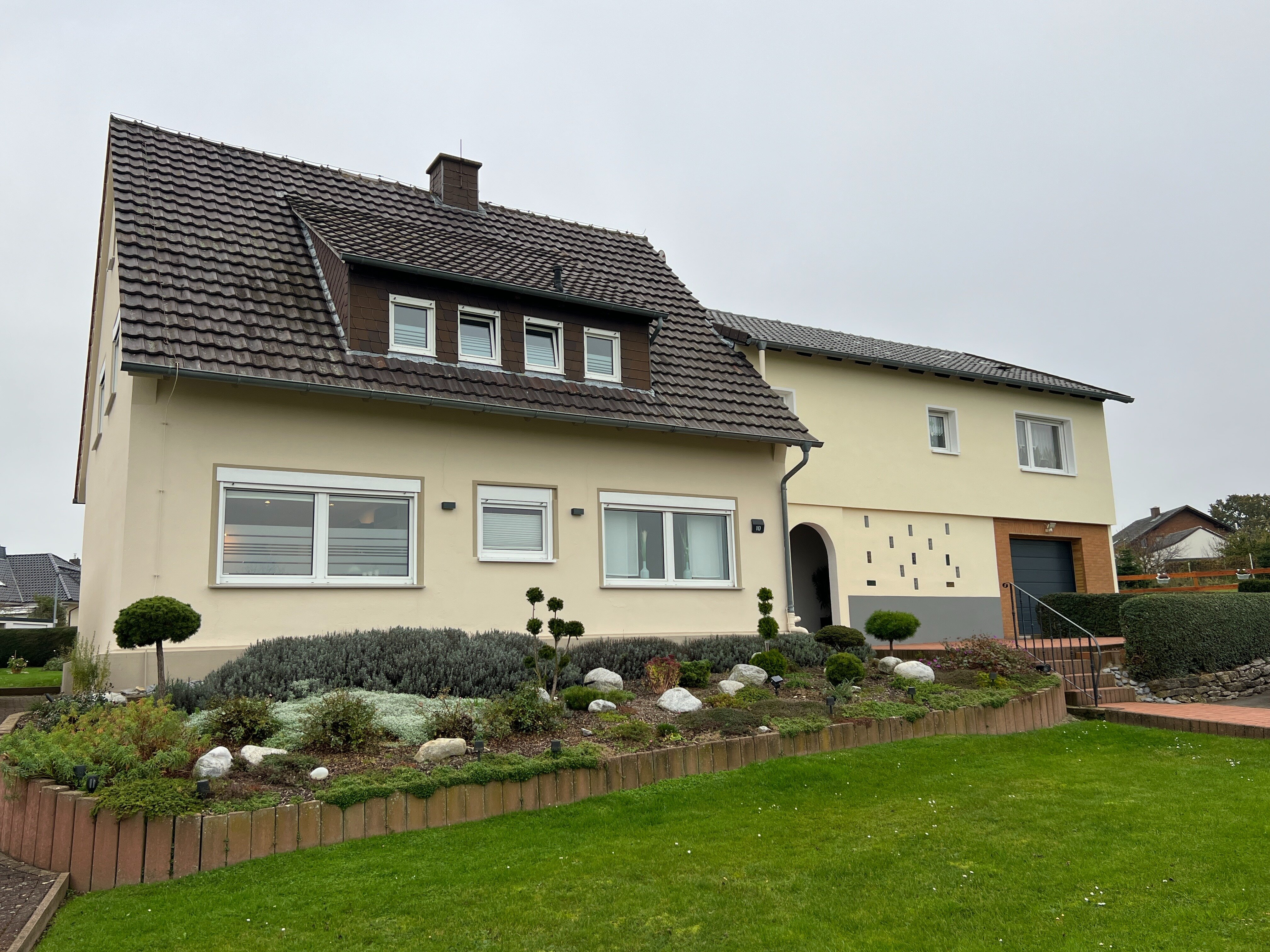 Mehrfamilienhaus zum Kauf 210.000 € 9 Zimmer 200 m²<br/>Wohnfläche 832 m²<br/>Grundstück Wilhelmshöhe 10 Rösebeck Borgentreich 34434