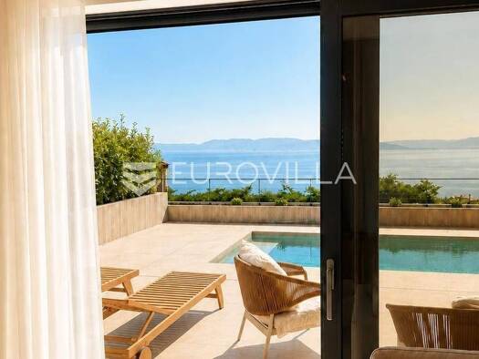 Haus zur Miete 4.000 € 3 Zimmer 260 m² Glavani Kostrena