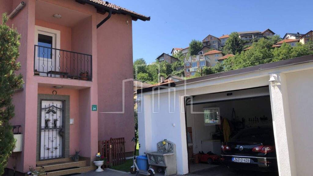 Einfamilienhaus zur Miete 10 Zimmer 500 m² Grundstück Sarajevo 71000