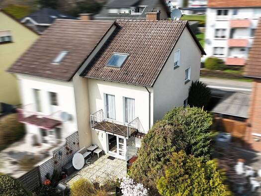 Doppelhaushälfte zum Kauf 215.000 € 5 Zimmer 115 m² 373 m² Grundstück Barntrup 32683