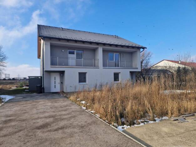 Einfamilienhaus zum Kauf 255.000 € 5 Zimmer 121,6 m² 2.504 m² Grundstück Niederhollabrunn 2002