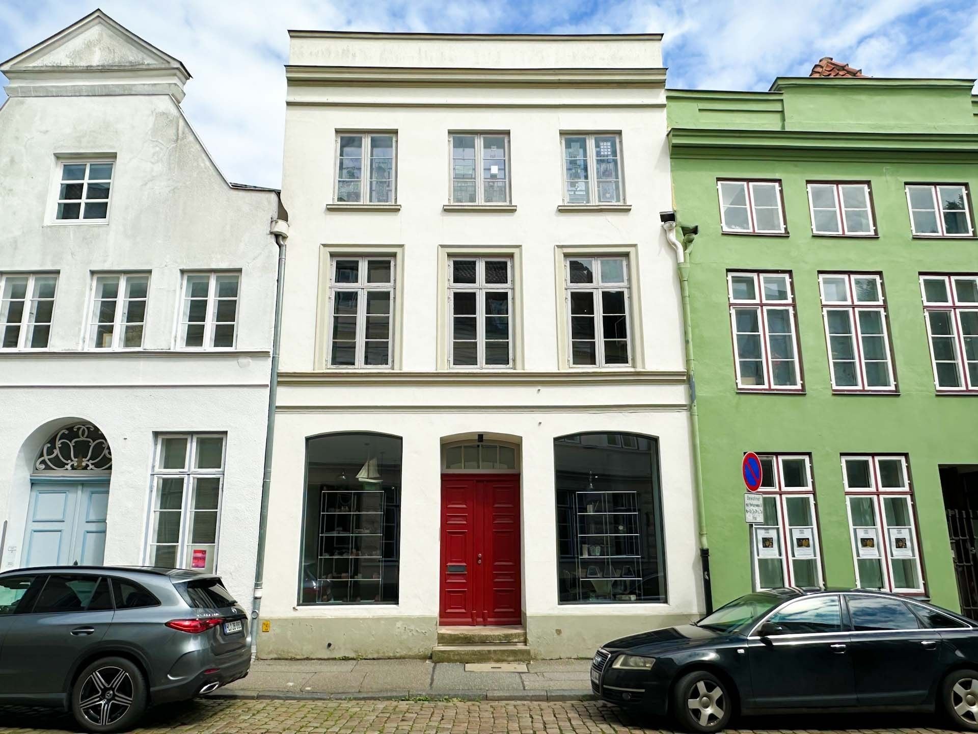 Stadthaus zum Kauf 1.395.000 € 11 Zimmer 280 m²<br/>Wohnfläche 180 m²<br/>Grundstück 01.11.2024<br/>Verfügbarkeit Innenstadt Lübeck 23552