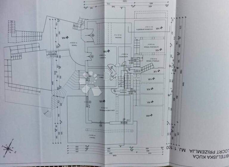 Haus zum Kauf 10 Zimmer 600 m² Medvescak - Salata