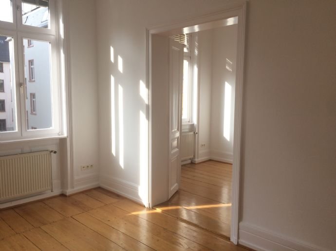 Wohnung zur Miete 2.080 € 4 Zimmer 110 m²<br/>Wohnfläche 2.<br/>Geschoss Sachsenhausen - Nord Frankfurt am Main 60594