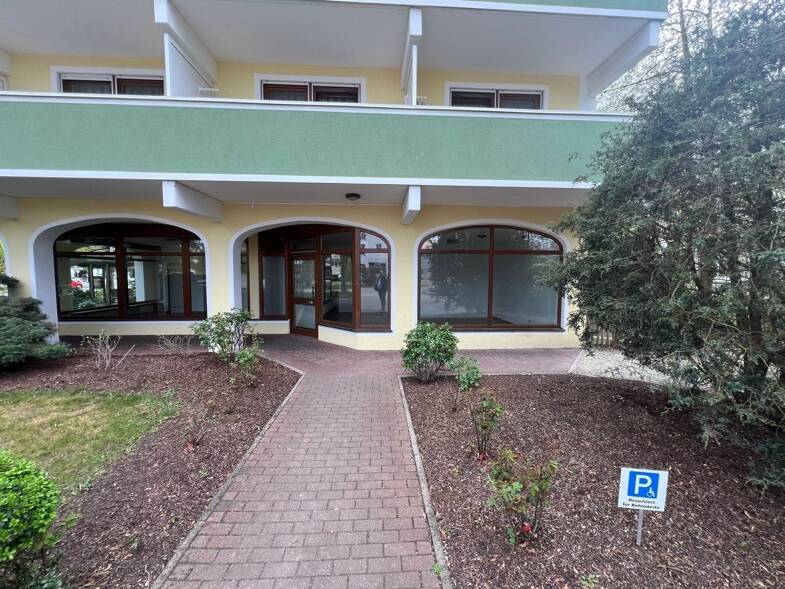 Laden zur Miete 610 € 76 m² Verkaufsfläche Thermalbadstrasse 6 Bad Füssing Bad Füssing 94072