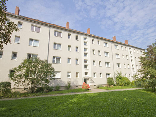 Wohnung zur Miete 482 € 4 Zimmer 68,7 m² 3. Geschoss frei ab 01.10.2025 St. Petersburger Str. 2 Südstadt Halle (Saale) 06128