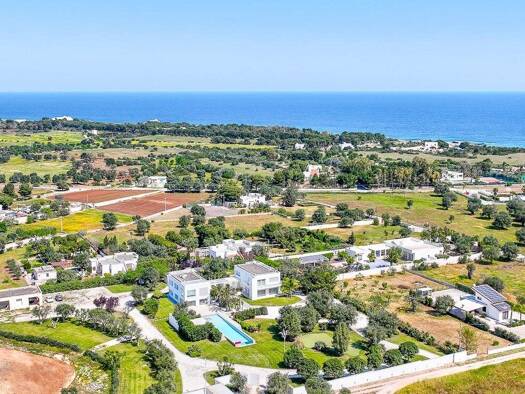 Haus zum Kauf 4.800.000 € 550 m² 10.848 m² Grundstück Monopoli 70043