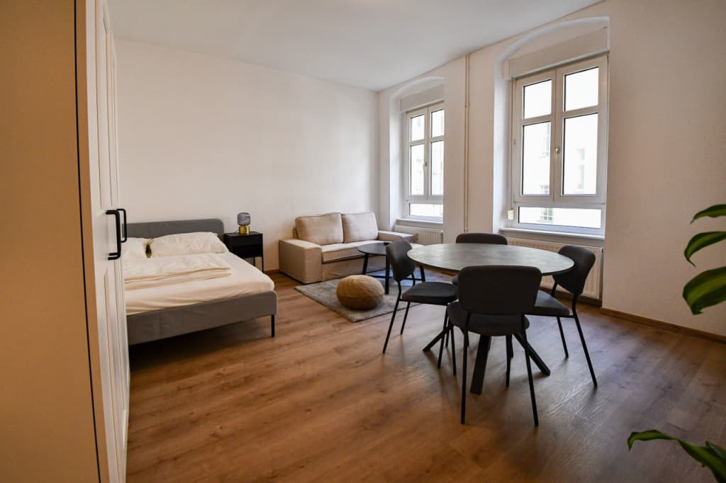 Wohnung zur Miete Wohnen auf Zeit 2.339 € 4 Zimmer 44 m²<br/>Wohnfläche ab sofort<br/>Verfügbarkeit Libauer Straße Friedrichshain Berlin 10245