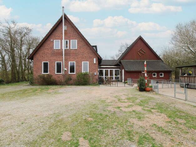 Einfamilienhaus zum Kauf 398.000 € 7 Zimmer 279,5 m² 12.670,2 m² Grundstück Neukirchen Neukirchen 25927