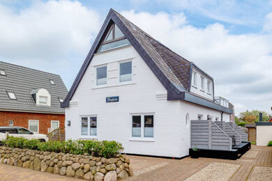Einfamilienhaus zum Kauf 1.925.000 € 11 Zimmer 225 m² 473 m² Grundstück Westerland Sylt 25980