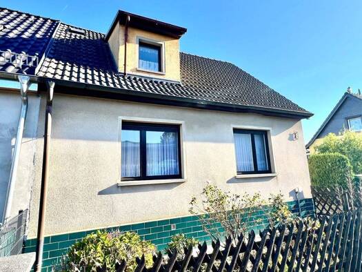Doppelhaushälfte zum Kauf 185.000 € 4 Zimmer 90 m² 379 m² Grundstück Zehdenick Zehdenick 16792
