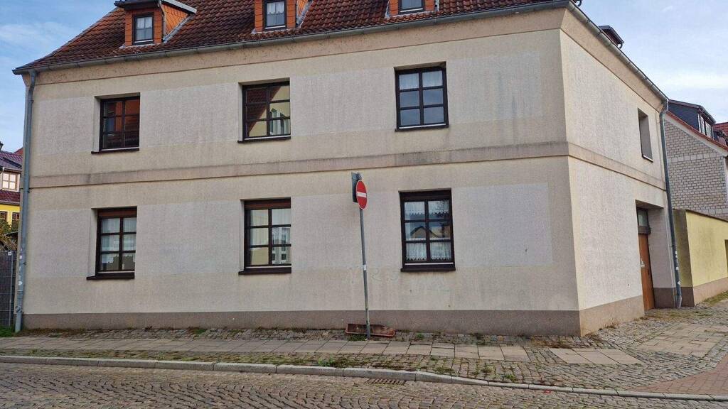 Haus zum Kauf 230.000 € 6 Zimmer 176 m² 500 m² Grundstück Oschersleben 39387