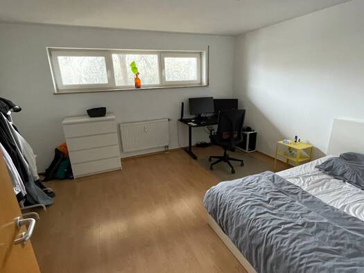 Wohnung zur Miete 875 € 1,5 Zimmer 67 m² Geschoss EG/3 frei ab 01.04.2026 Unterislinger Weg 18 a Galgenberg Regensburg 93053