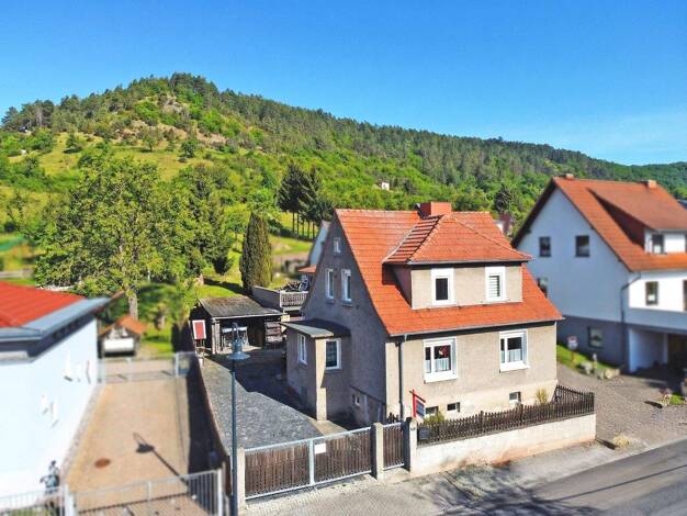 Einfamilienhaus zum Kauf 105.000 € 6 Zimmer 120 m² 947 m² Grundstück frei ab 01.04.2026 Falken Treffurt 99830