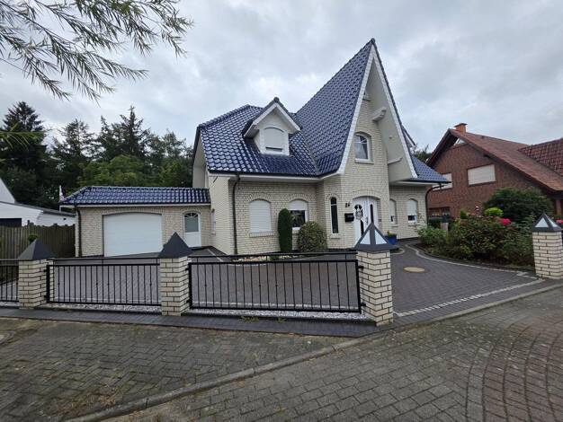Einfamilienhaus zum Kauf provisionsfrei 595.000 € 8 Zimmer 169 m² 724 m² Grundstück Cloppenburg Cloppenburg 49661