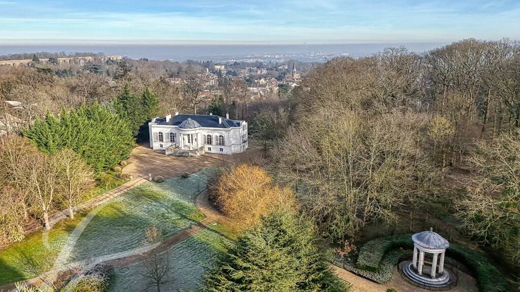 Einfamilienhaus zum Kauf provisionsfrei 9.500.000 € 10 Zimmer 700 m² 22.832 m² Grundstück Le Plateau Louveciennes 78430