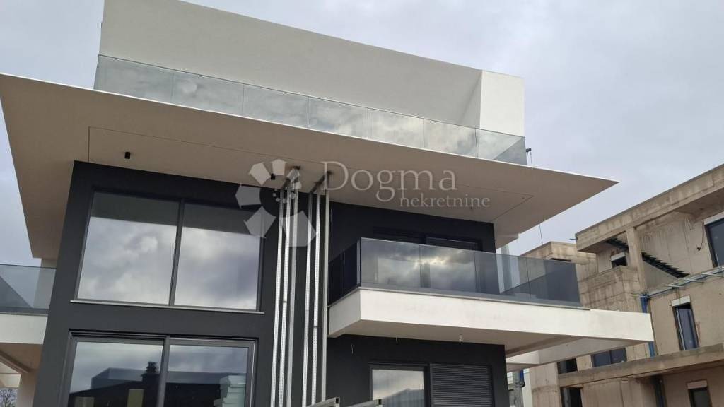 Wohnung zum Kauf 600.000 € 4 Zimmer 112 m² Njivice