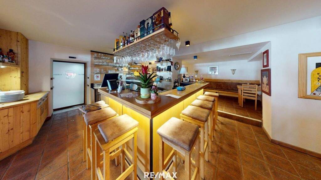 Restaurant zum Kauf 980.000 € 402,9 m² Gastrofläche Oetz 6433