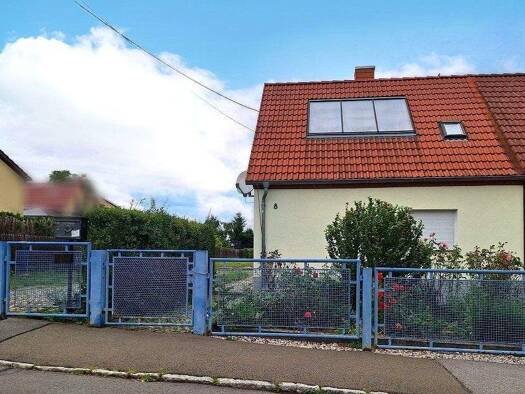 Doppelhaushälfte zum Kauf 149.000 € 3 Zimmer 60 m² 900 m² Grundstück Oberplanitz Zwickau 08062