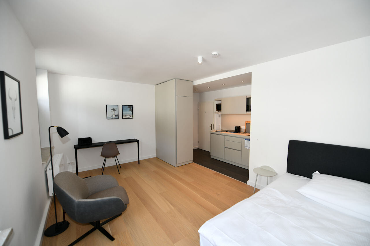 Wohnung zur Miete Wohnen auf Zeit 1.150 € 1 Zimmer 28 m²<br/>Wohnfläche 01.01.2025<br/>Verfügbarkeit Lindenthal Köln 50931