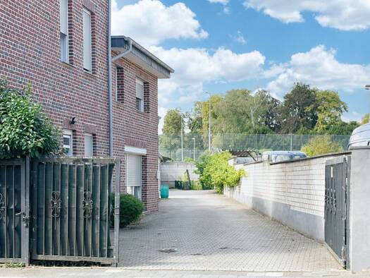 Mehrfamilienhaus zum Kauf als Kapitalanlage geeignet 457.000 € 6 Zimmer 181 m² 594 m² Grundstück Wickrath West 41189
