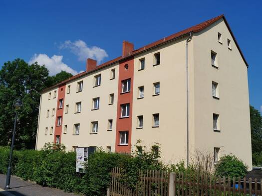 Wohnung zur Miete 185 € 1 Zimmer 23,3 m² 2. Geschoss frei ab sofort Neustädter Straße 87 Pößneck,Stadt Pößneck 07381
