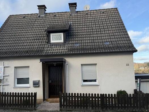 Einfamilienhaus zum Kauf 208.000 € 6 Zimmer 107 m² 1.061 m² Grundstück Neuenrade Neuenrade 58809