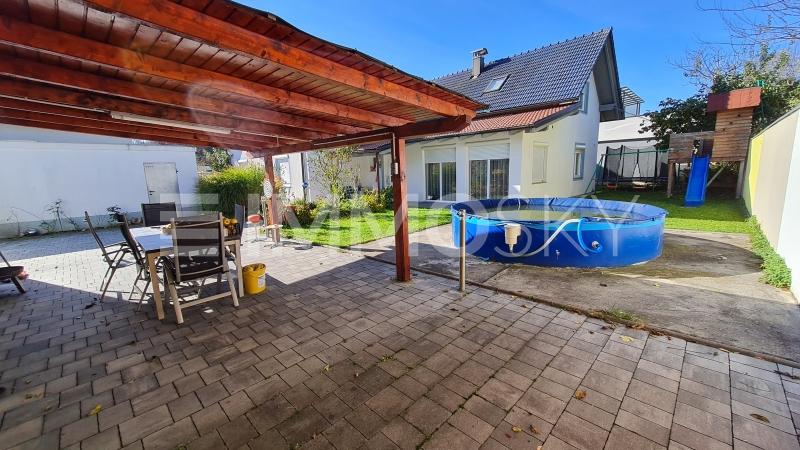 Einfamilienhaus zum Kauf 599.000 € 10 Zimmer 269 m²<br/>Wohnfläche 1.019 m²<br/>Grundstück Neuzeug 4523