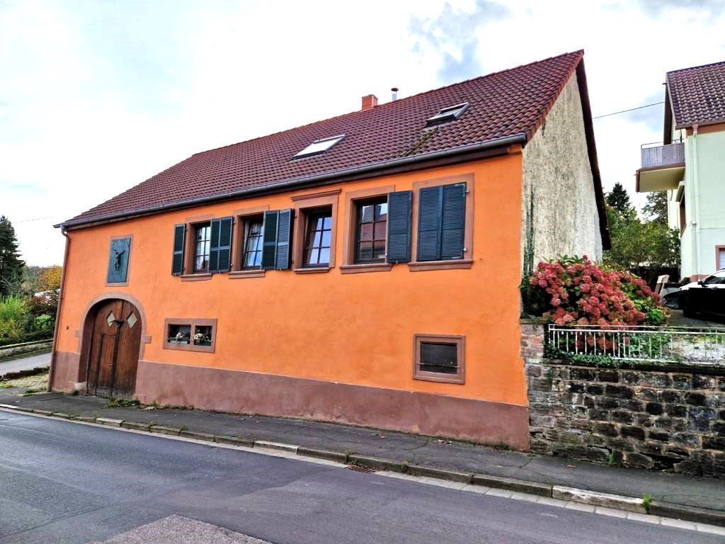 Bauernhaus zum Kauf 127.000 € 5 Zimmer 130 m²<br/>Wohnfläche 277 m²<br/>Grundstück ab sofort<br/>Verfügbarkeit Heckendalheim Mandelbachtal 66399