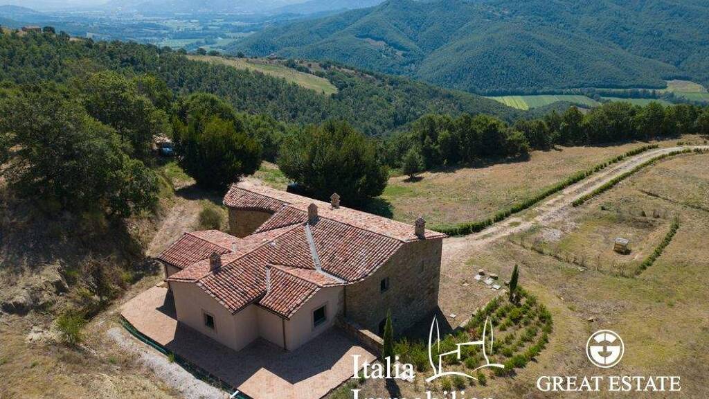 Bauernhaus zum Kauf 2.000.000 € 22 Zimmer 440 m² 77.000 m² Grundstück Citta' Di Castello 06012