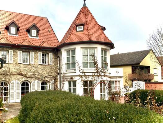 Villa zur Miete 2.200 € 10 Zimmer 300 m² 1.049 m² Grundstück frei ab sofort Metzgergasse 25 Bad Windsheim Bad Windsheim 91438