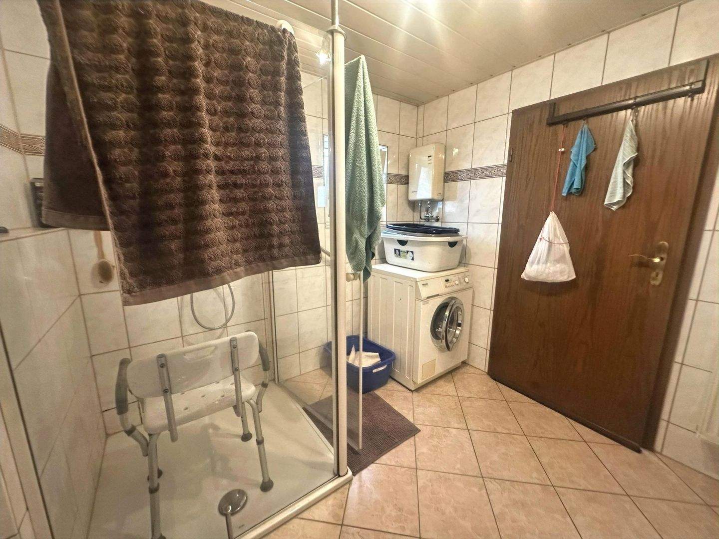 Immobilie in Konken - Gepflegtes Zweifamilienhaus mit großem Grundstück in Konken - ideal für Familien & Generationenwohne - Bild 4