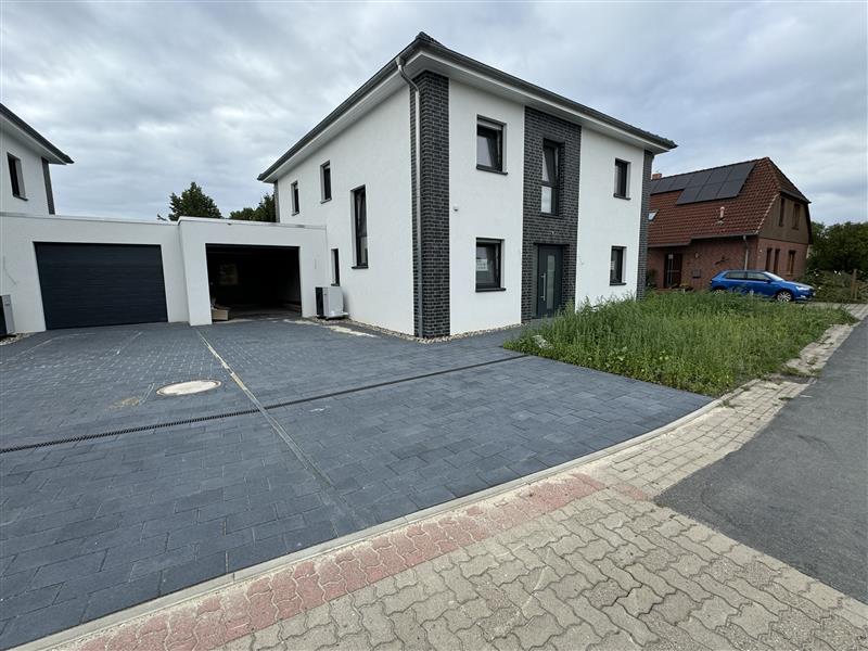 Einfamilienhaus zum Kauf provisionsfrei 495.000 € 6 Zimmer 186,4 m²<br/>Wohnfläche 516 m²<br/>Grundstück ab sofort<br/>Verfügbarkeit Rosenthaler Str. 6a Equord Hohenhameln 31249