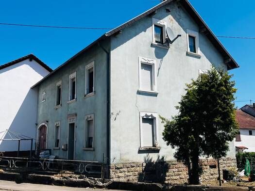 Mehrfamilienhaus zum Kauf provisionsfrei 169.000 € 7 Zimmer 180 m² 300 m² Grundstück frei ab sofort Fremersdorfer Straße 31 Mechern Merzig 66663