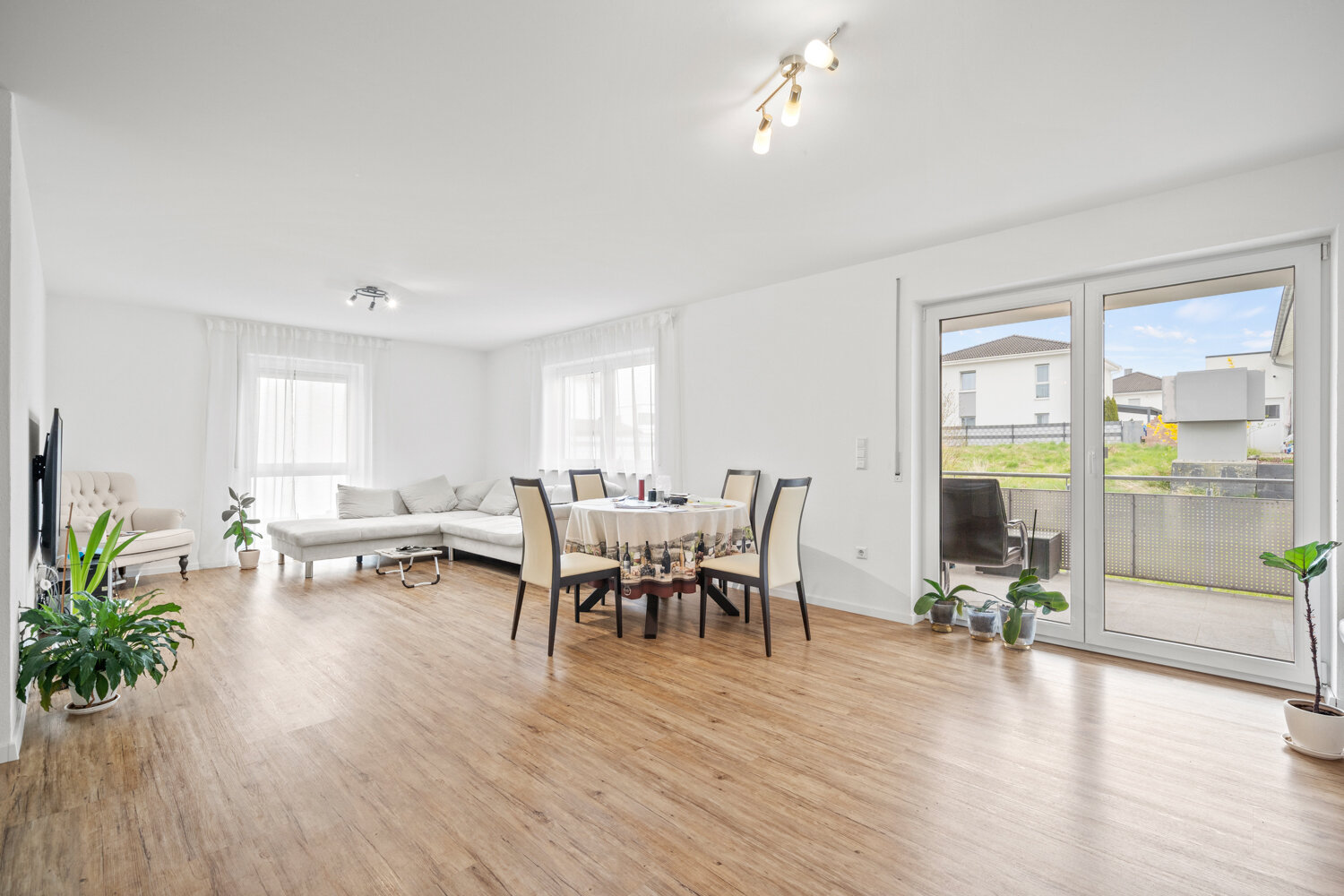 Wohnung zum Kauf 495.000 € 6 Zimmer 147,1 m²<br/>Wohnfläche EG<br/>Geschoss Adam-Ries-Straße 2 Laupheim Laupheim 88471