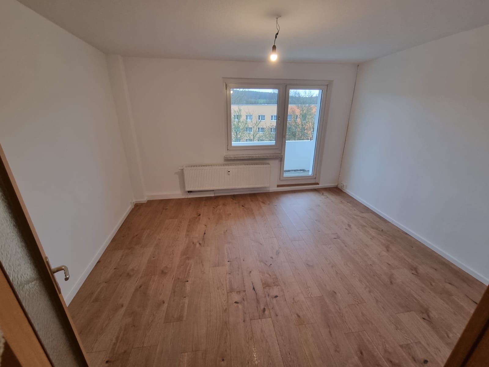 Wohnung zur Miete 250 € 2 Zimmer 53 m²<br/>Wohnfläche ab sofort<br/>Verfügbarkeit Lusan - Franz-Stephan-Straße Gera 07549