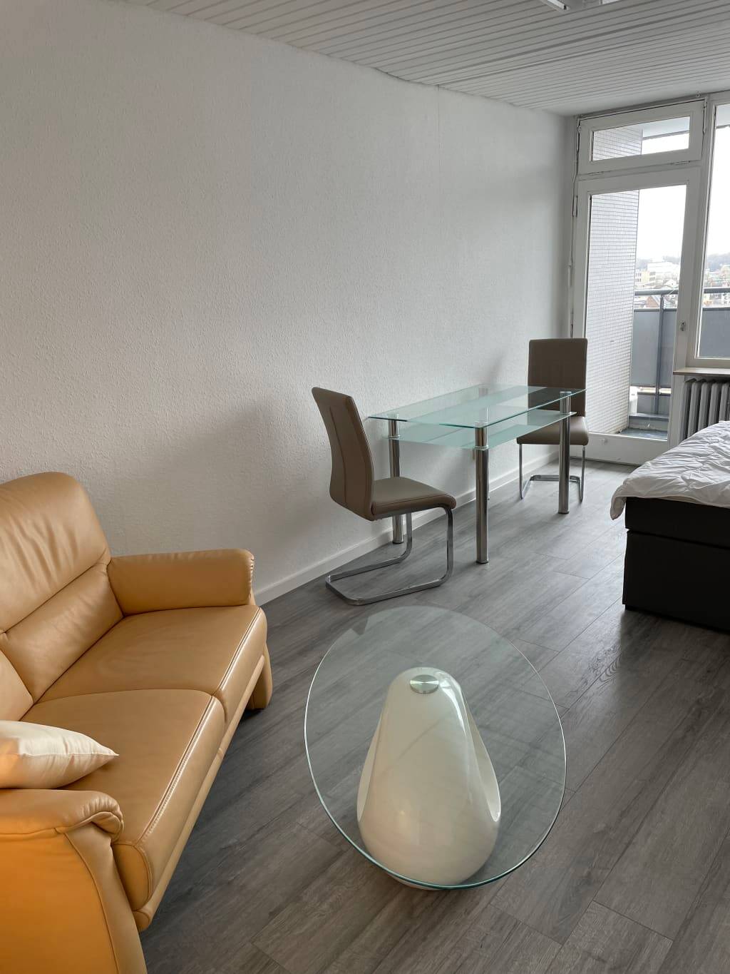 Wohnung zur Miete Wohnen auf Zeit 1.150 € 4 Zimmer 35 m²<br/>Wohnfläche 13.01.2025<br/>Verfügbarkeit Friedrich-Ebert-Straße Wiesdorf - West Leverkusen 51373